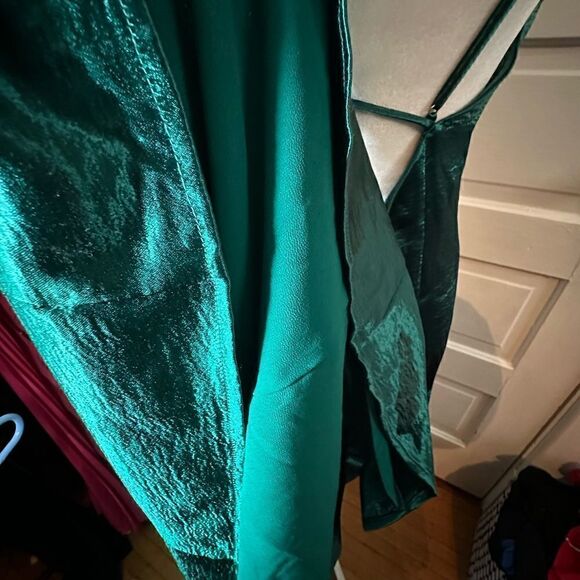 NWTs Lovers + Friends Britt Dress Gown Medium - Picture 12 of 13